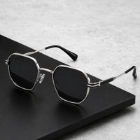 Helios UV400 Square Sunglasses